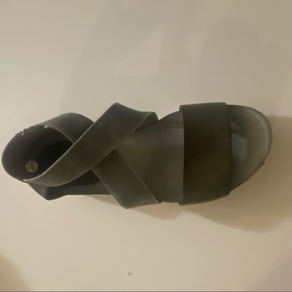 Sandals - Picture 4 of 6